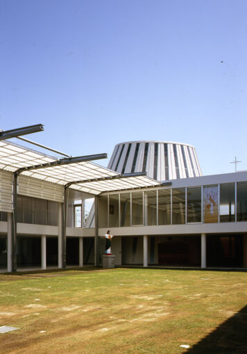 Takatori Catholic Church - Shigeru Ban